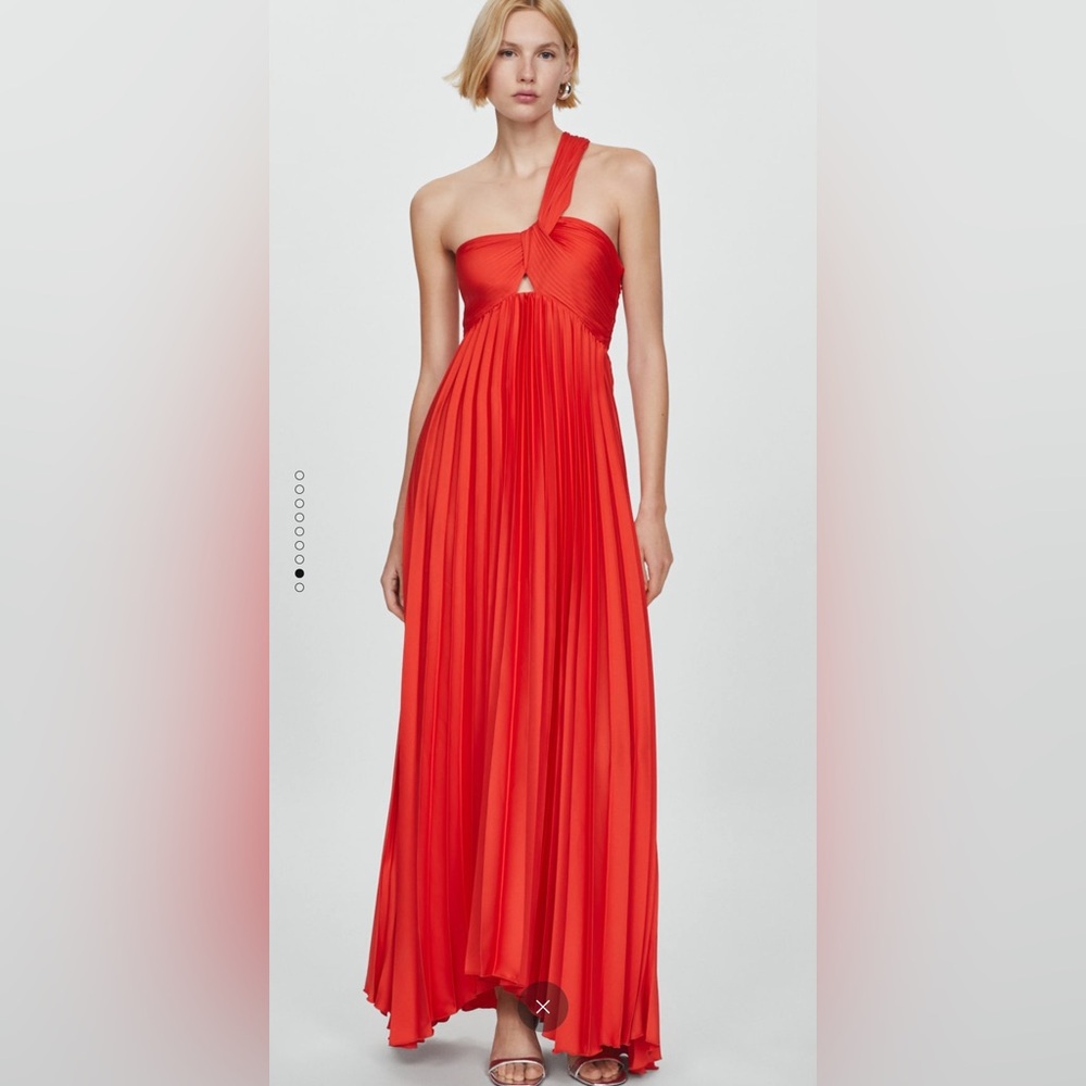 Composition: 100% polyester, Lining: 100% polyester